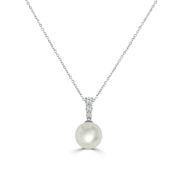 14k Gold Diamond & Pearl Necklace
