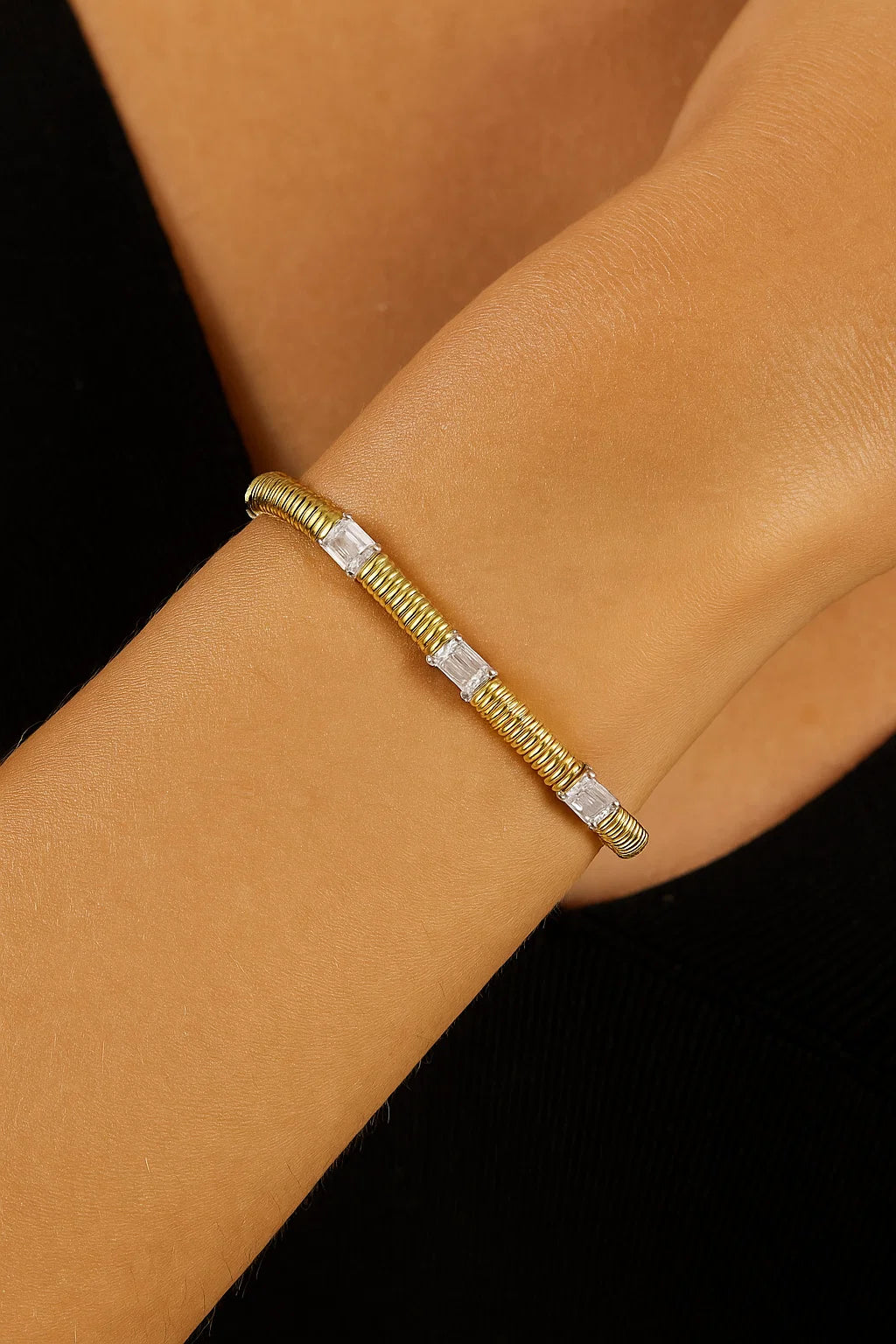 14K Gold & Oval Diamond Bracelet - 0.96ct