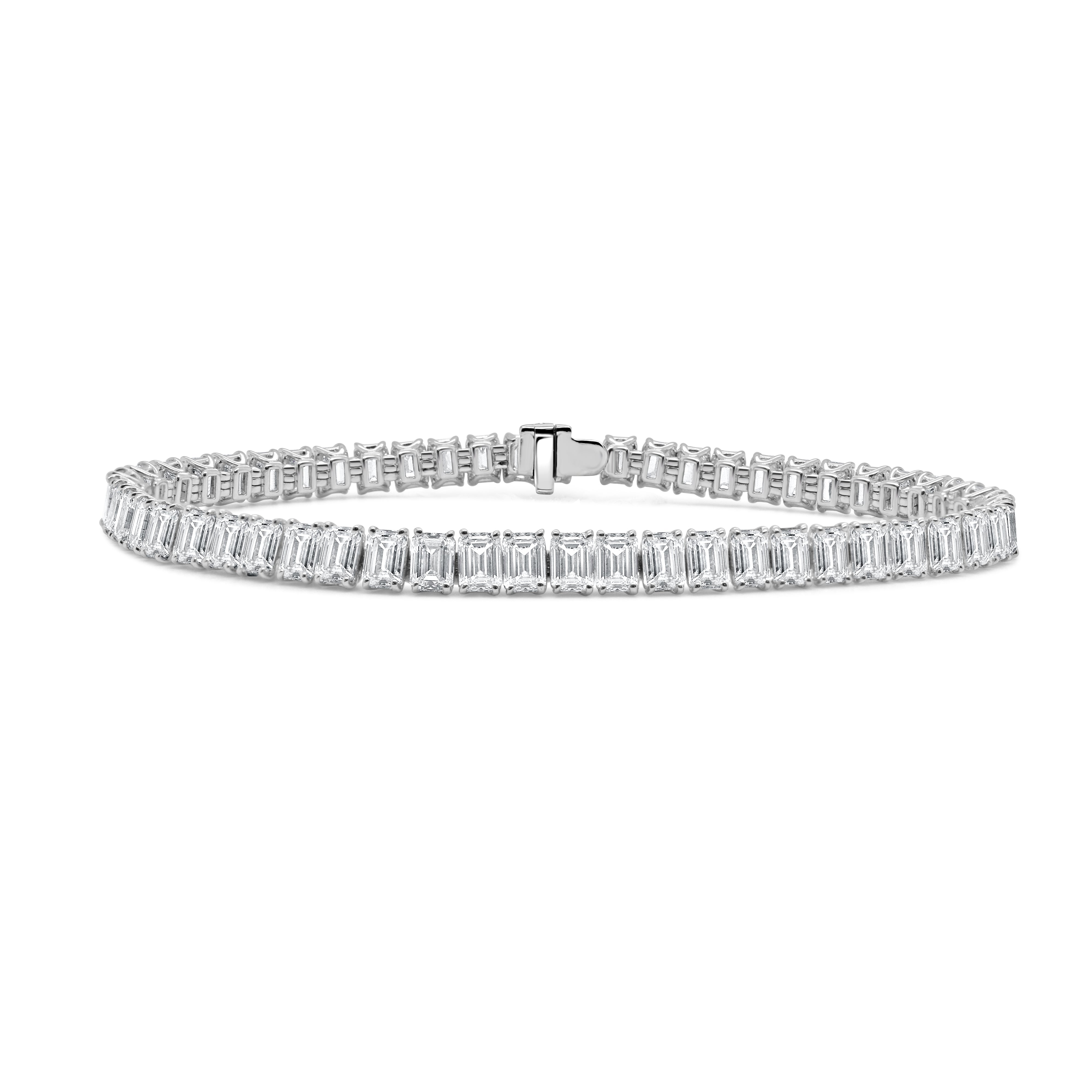 18K Gold & Emerald Cut Diamond Tennis Bracelet - 13.84ct