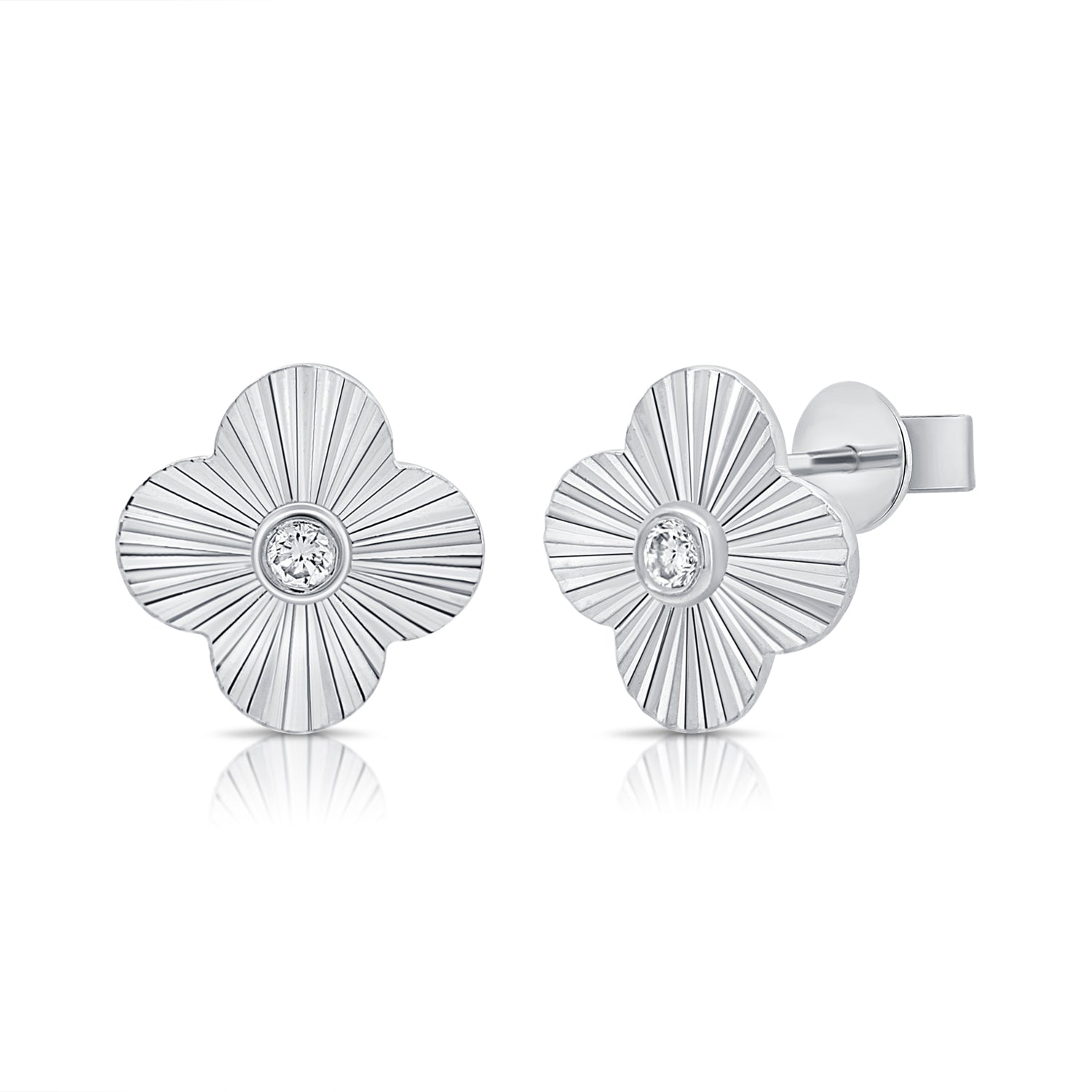 14K Gold Diamond Fluted Clover Stud Earrings - 0.07 CT