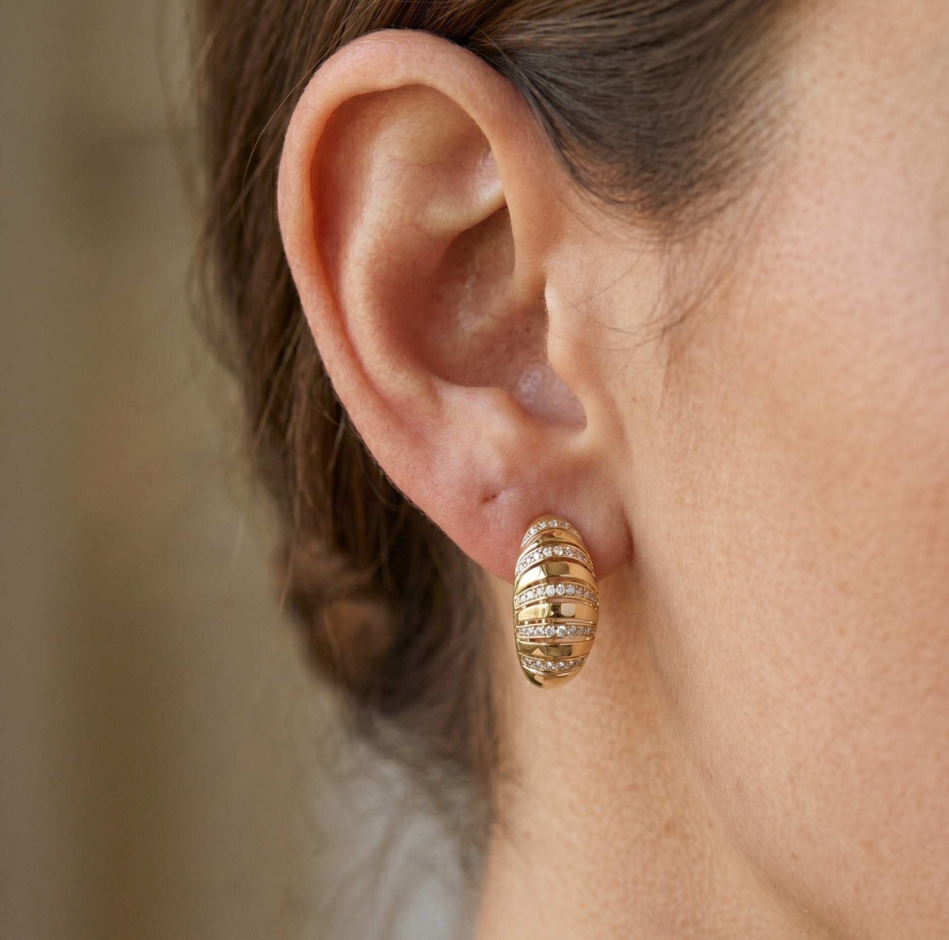 14K Gold Diamond Ribbed Hoop Earrings - 0.29 CT