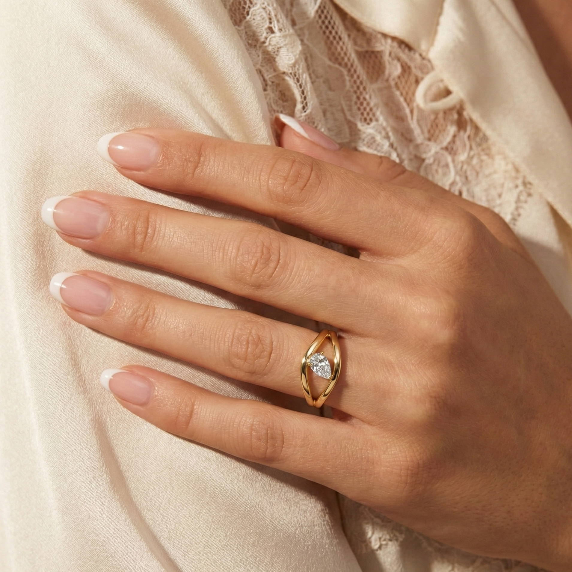 14K Gold Pear Shape Diamond Ring - 0.35 CT
