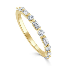 Load image into Gallery viewer, 14K GOLD &amp; BAGUETTE DIAMOND RING