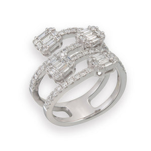 18k Gold & Baguette Diamond Ring