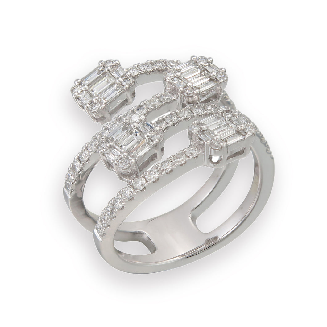18k Gold & Baguette Diamond Ring